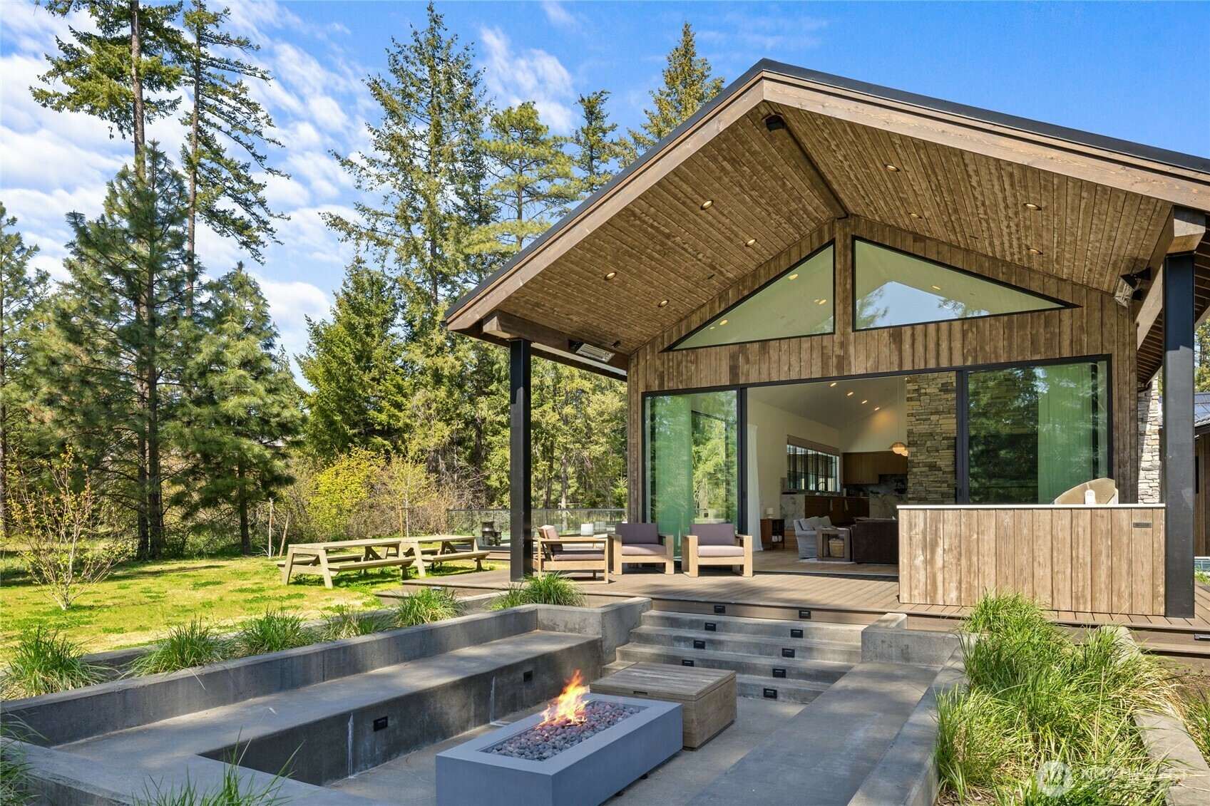 Property Photo: 1501 Kokanee Loop WA 98922