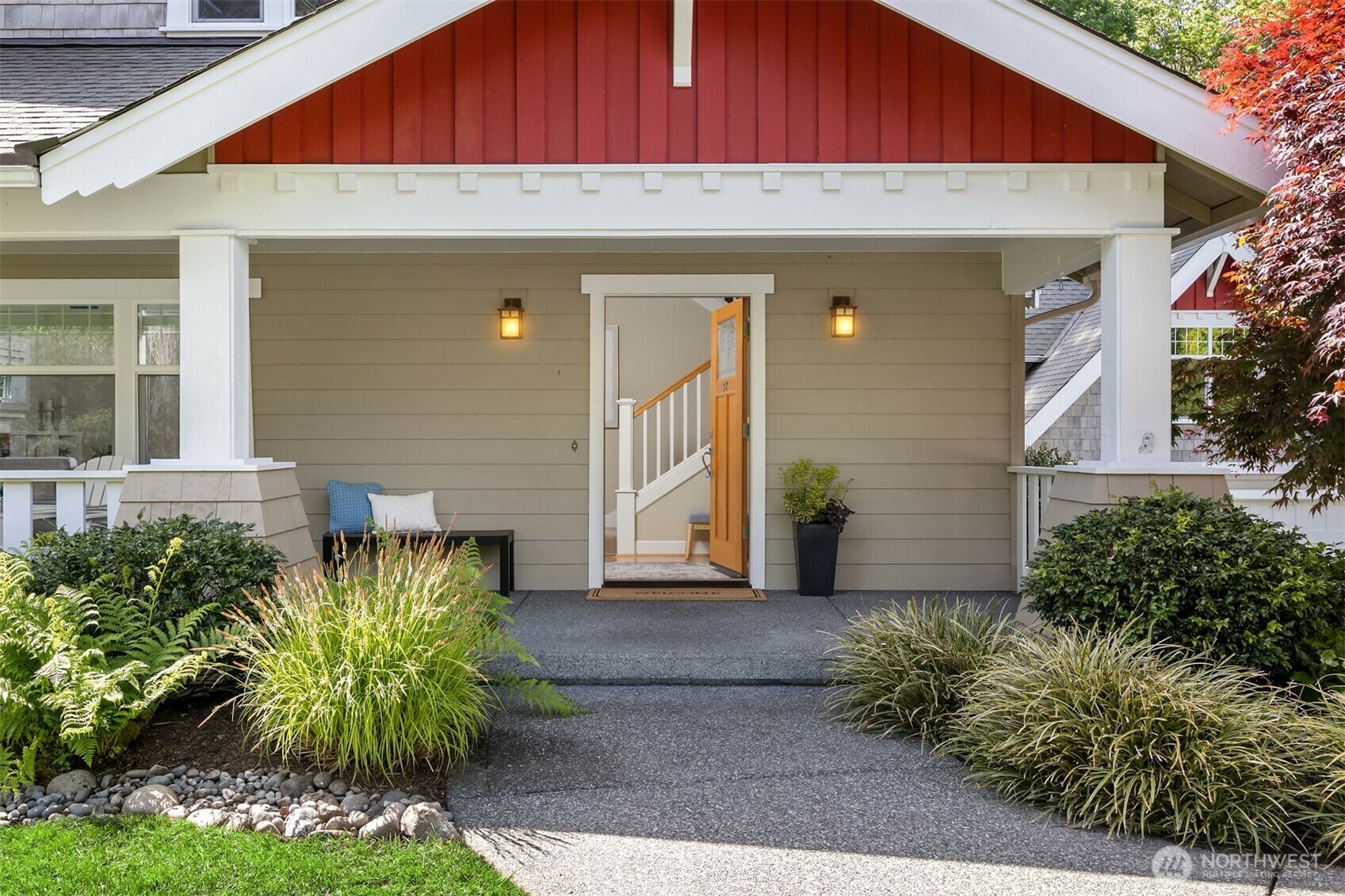 Property Photo: 647 NW Janelle Place WA 98110