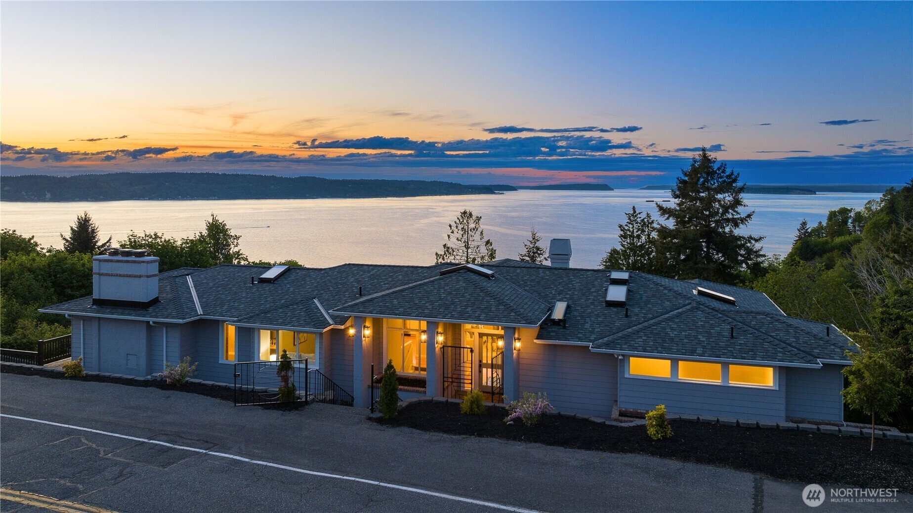 Property Photo:  6117  92nd Street SW  WA 98275 