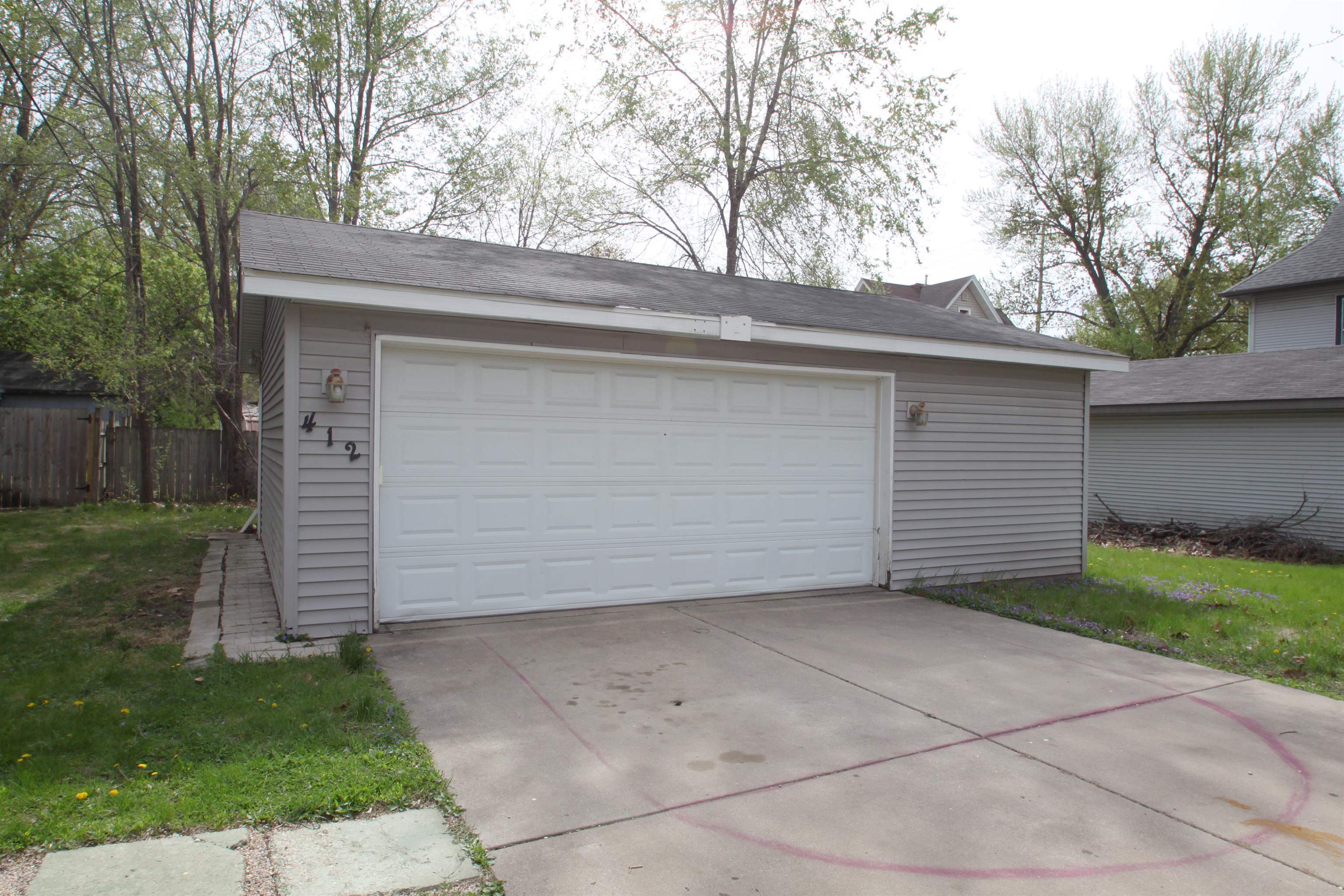 Property Photo: 412 10th Street IL 61104