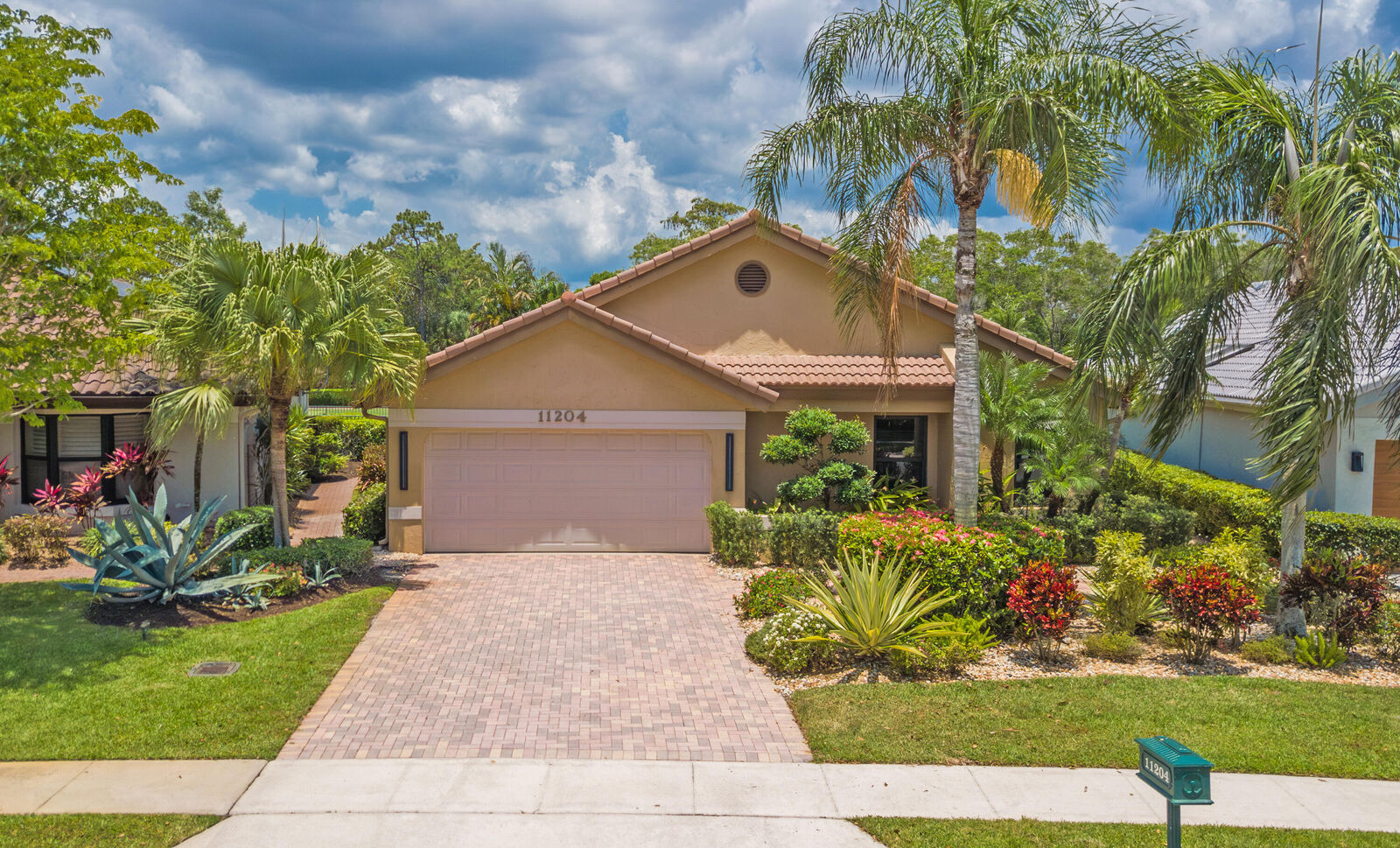 Property Photo: 11204 Clover Leaf Circle FL 33428