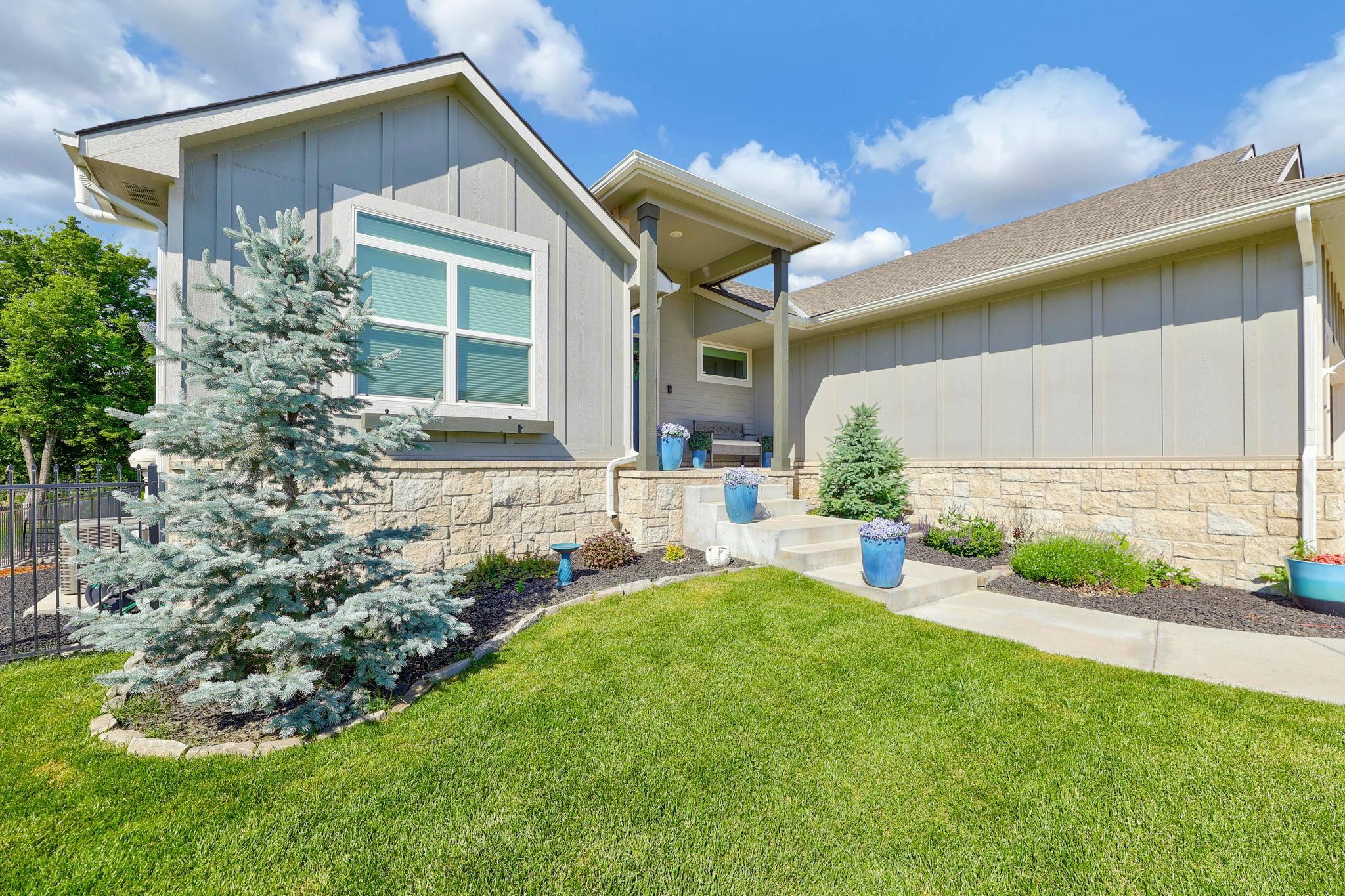 Property Photo: 6417 S Cedardale Ave KS 67037