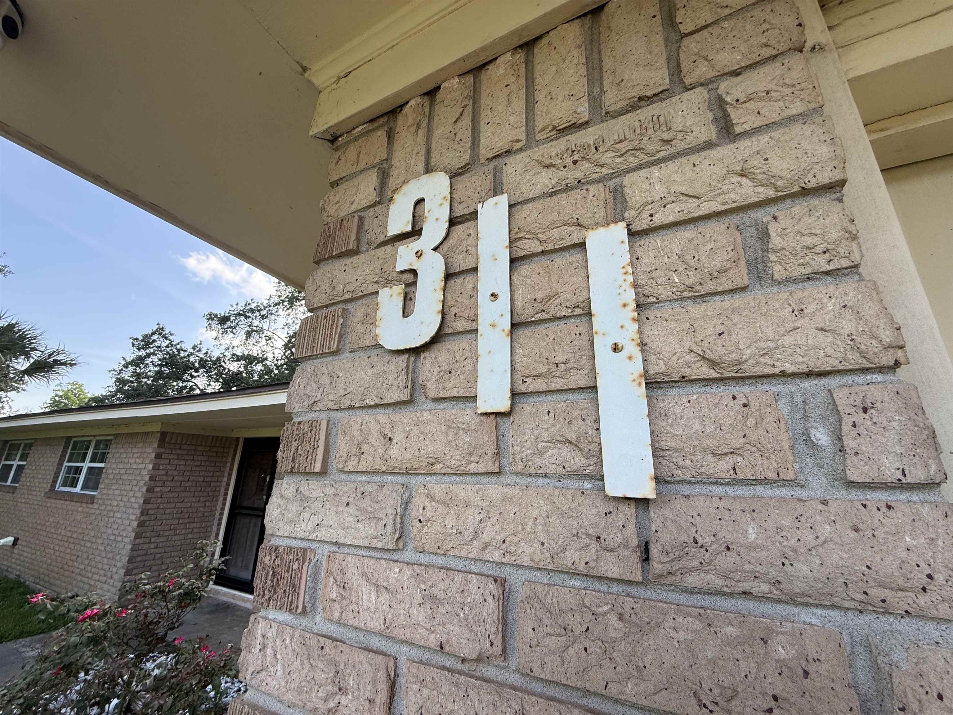 Property Photo:  311 Linda Ave  TX 77611 