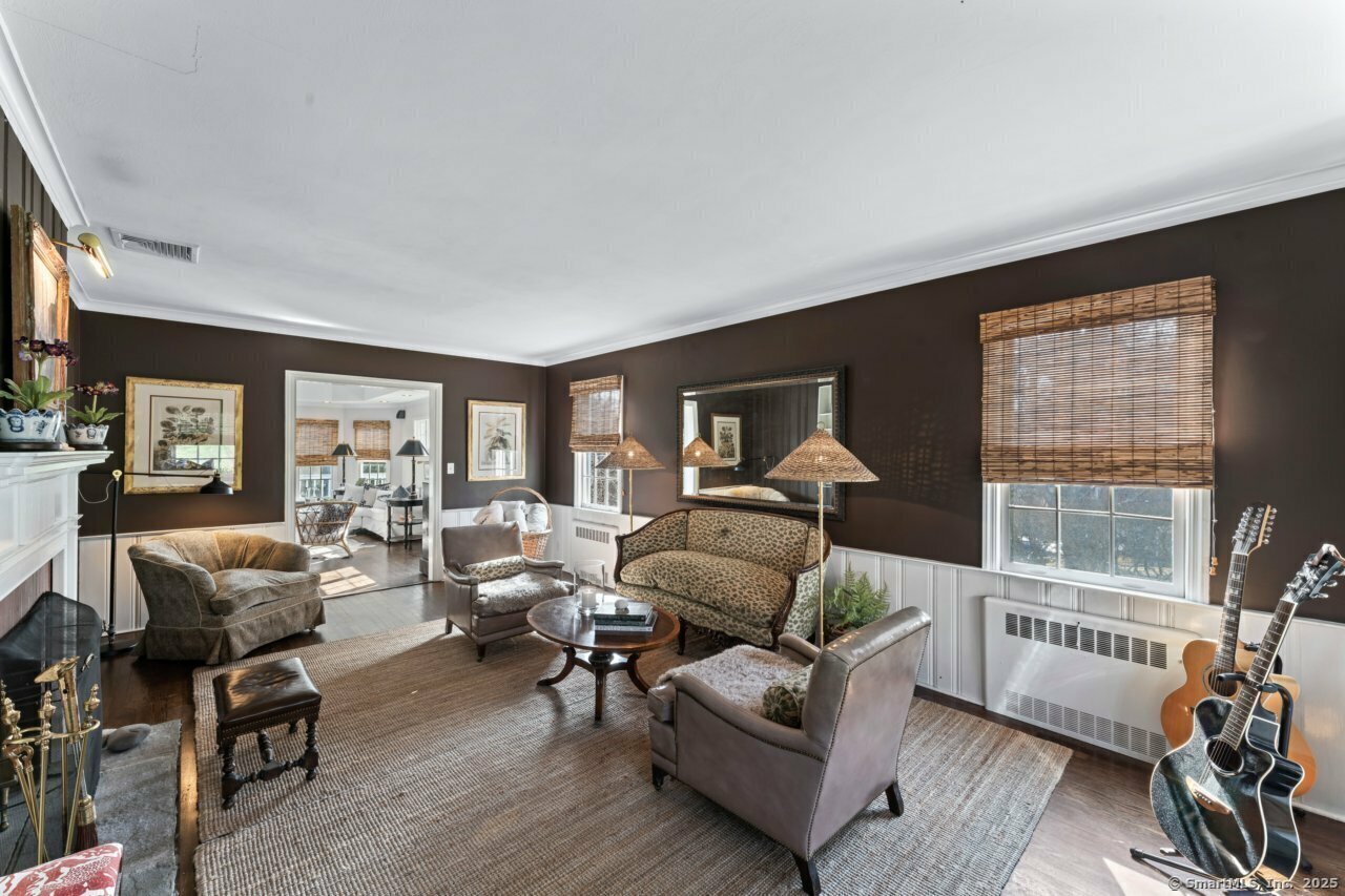 Property Photo: 14 Knollwood Drive CT 06824