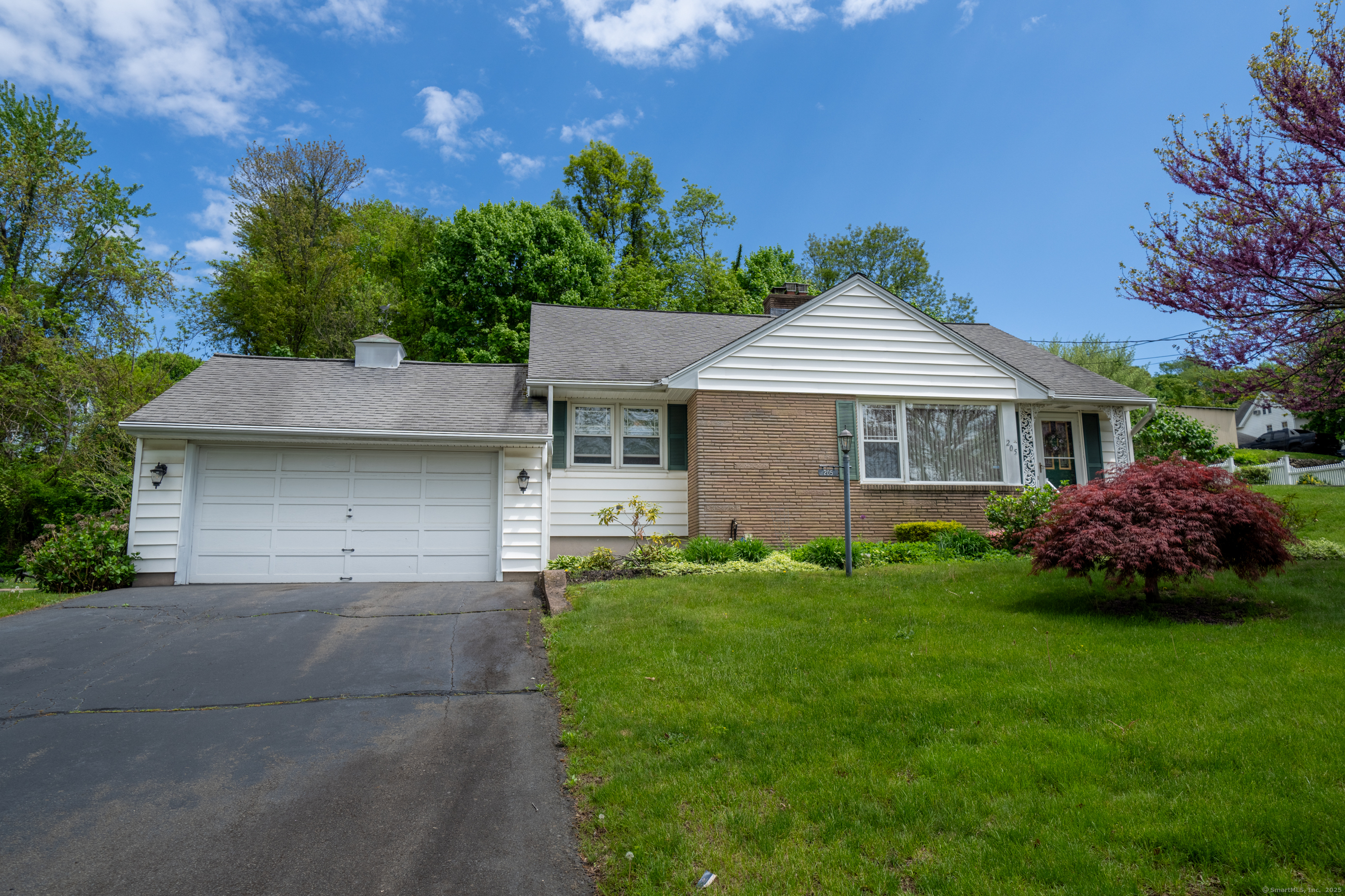 Property Photo: 205 Elaine Terrace CT 06512