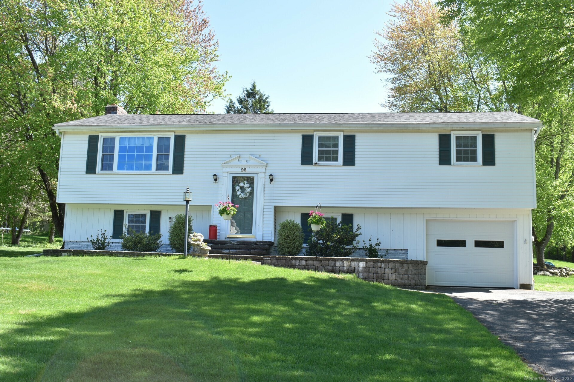 Property Photo: 28 Columbine Road CT 06084
