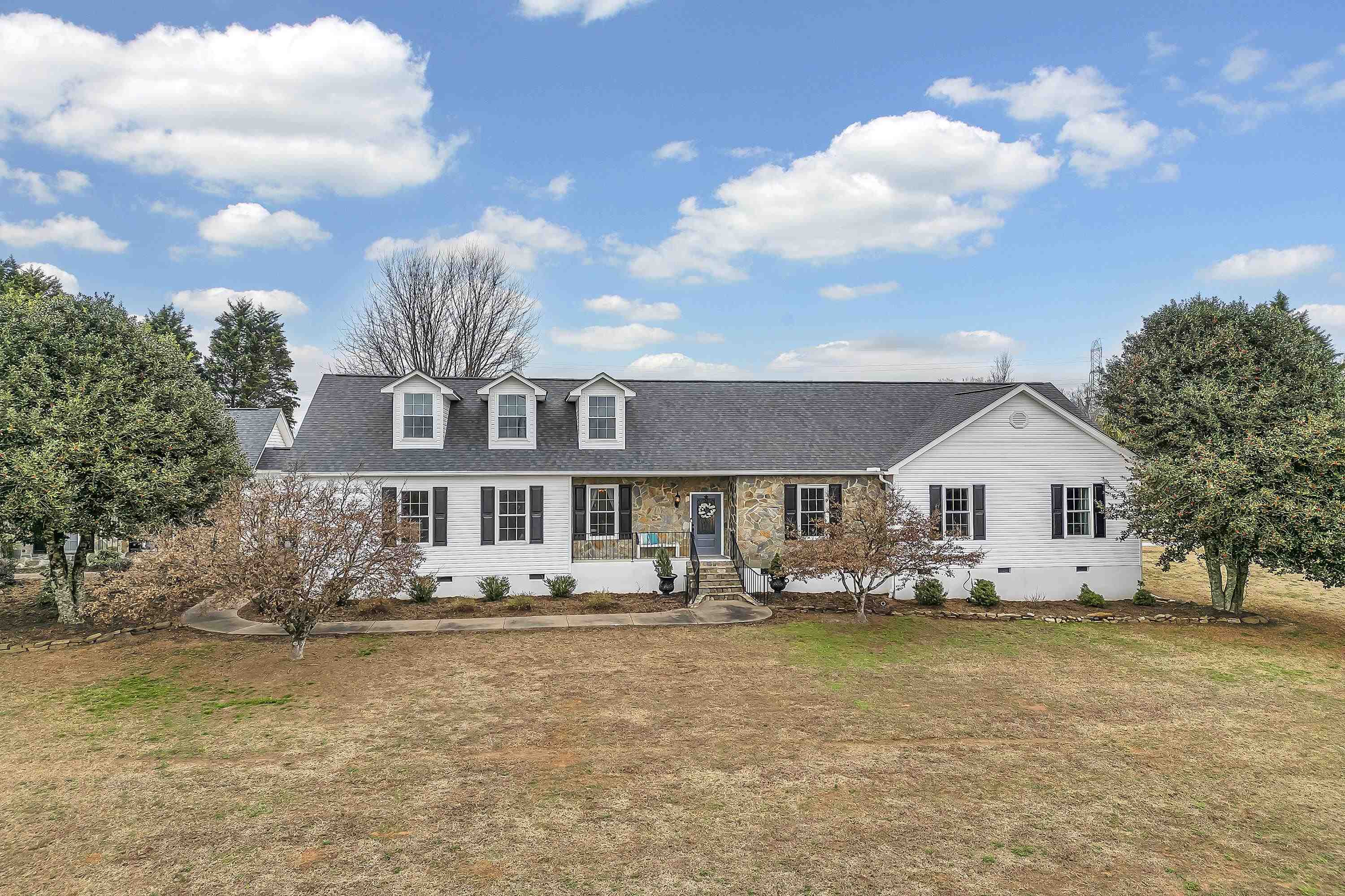 Property Photo: 121 Eastlake Drive SC 29302
