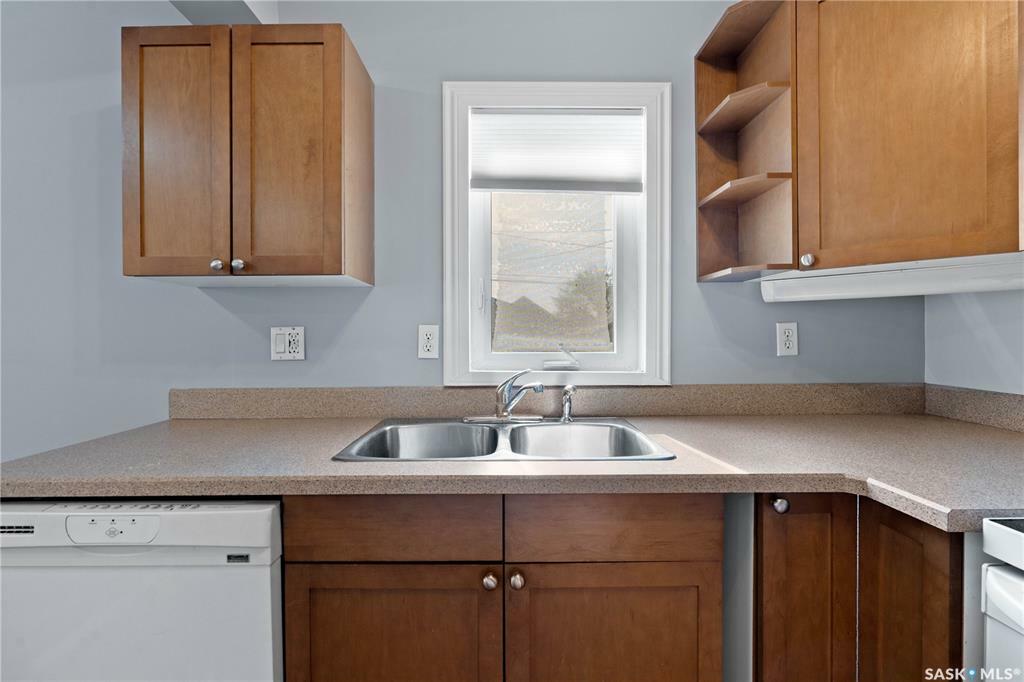 Photo de la propriété: 2240 McDonald Street SK S4N 2Y8