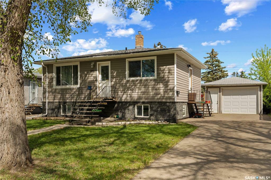 Property Photo: 841 Royal Street SK S4T 4Z5