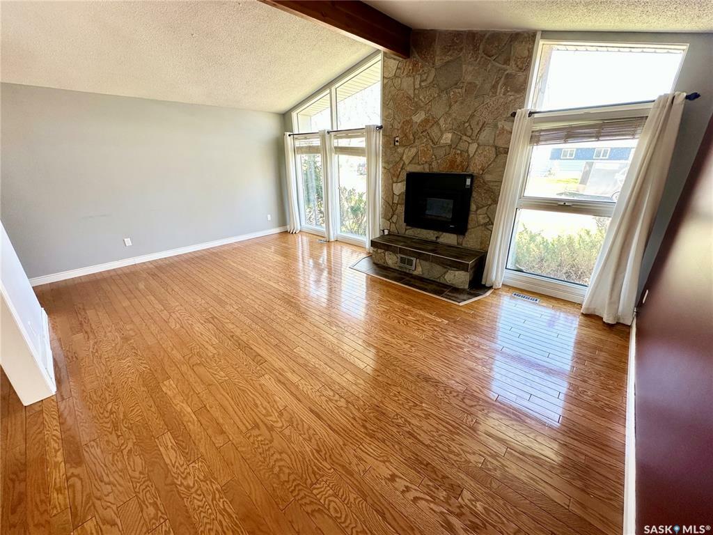 Property Photo:  416 3rd Avenue NW  SK S4H 1R1 