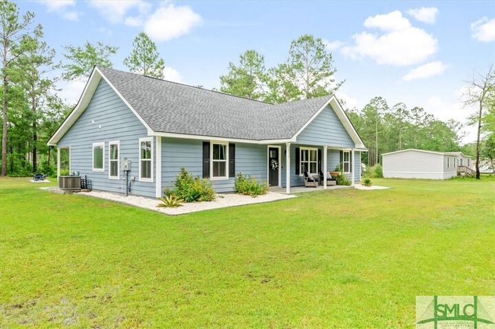 Property Photo:  2022 Luke Road  GA 31320 