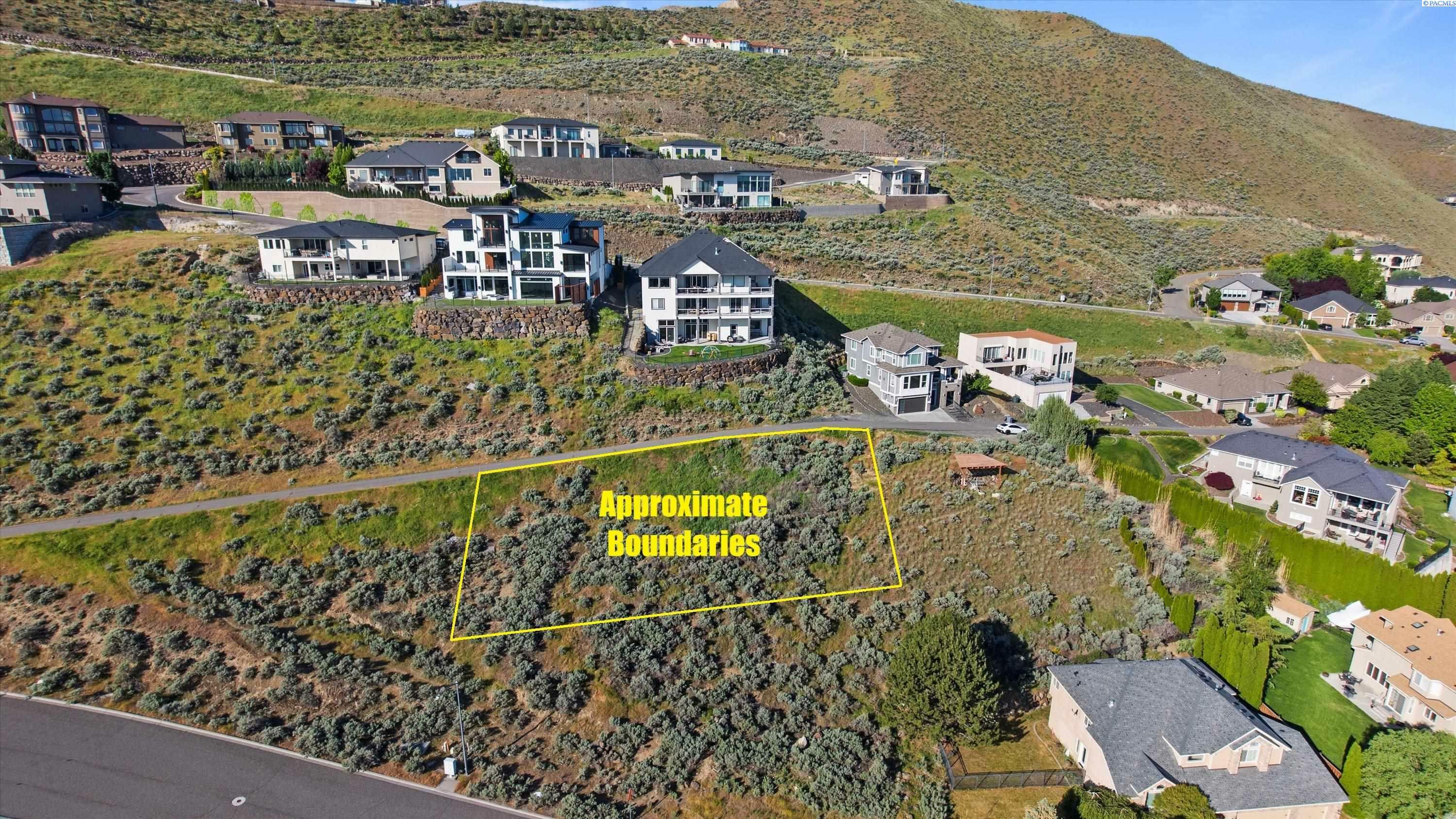 Property Photo: 464 Agier Dr WA 99352