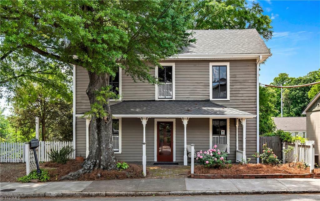 Property Photo: 1010 S Poplar Street NC 27101