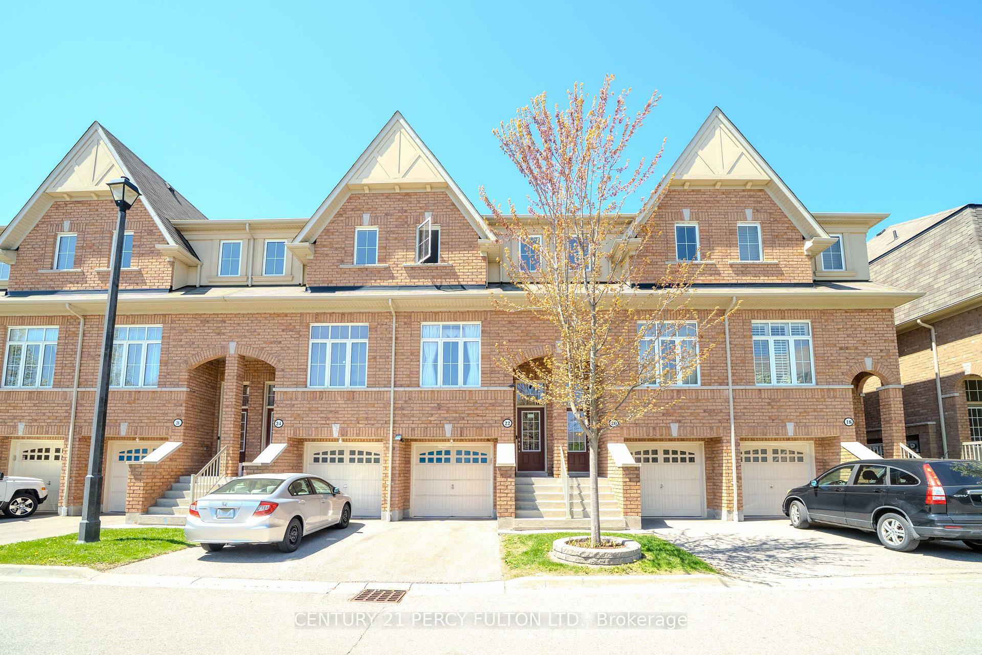 Property Photo: 22 Burtonbury Lane 11 ON L1Z 0C9