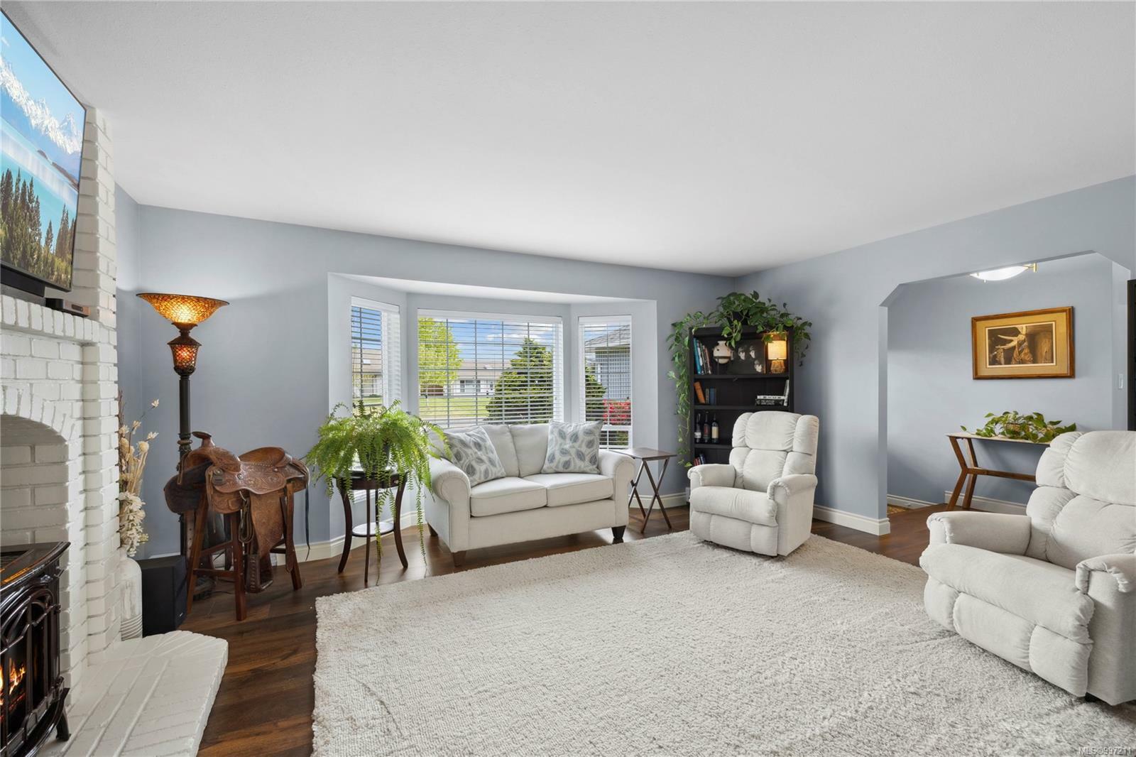 Property Photo: 776 Humphrey Rd BC V9P 1C8