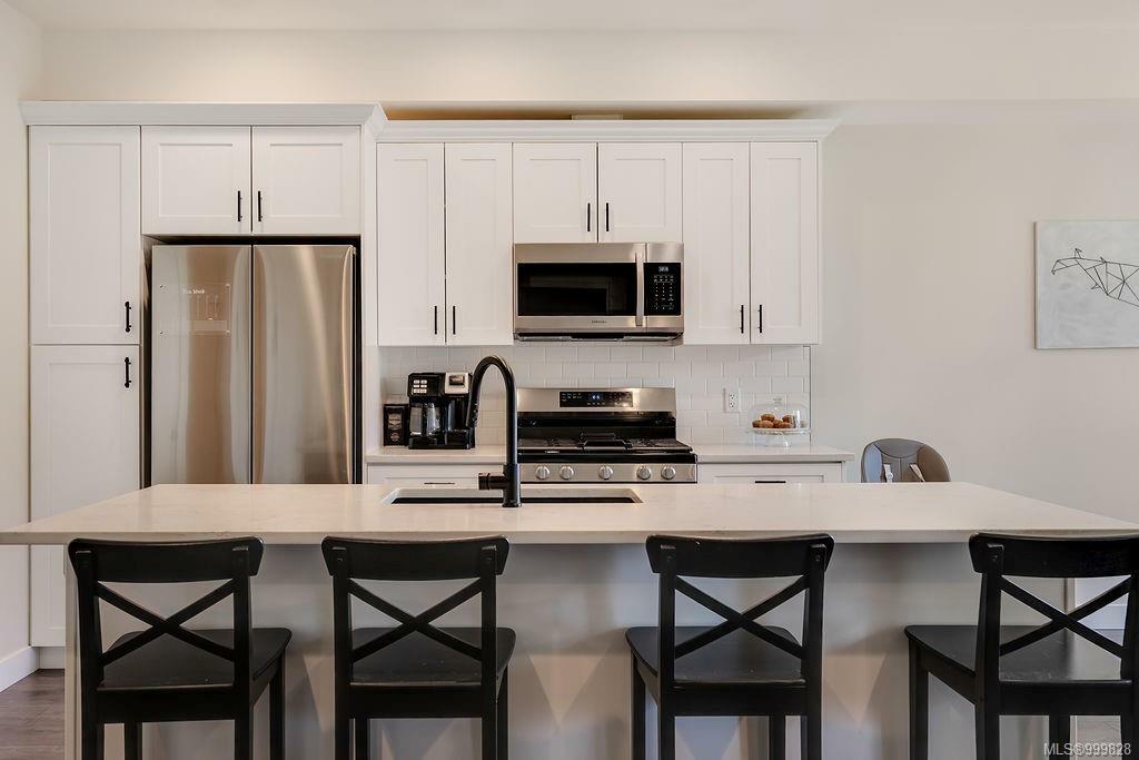 Property Photo: 6899 Beaton Rd BC V9Z 0M3