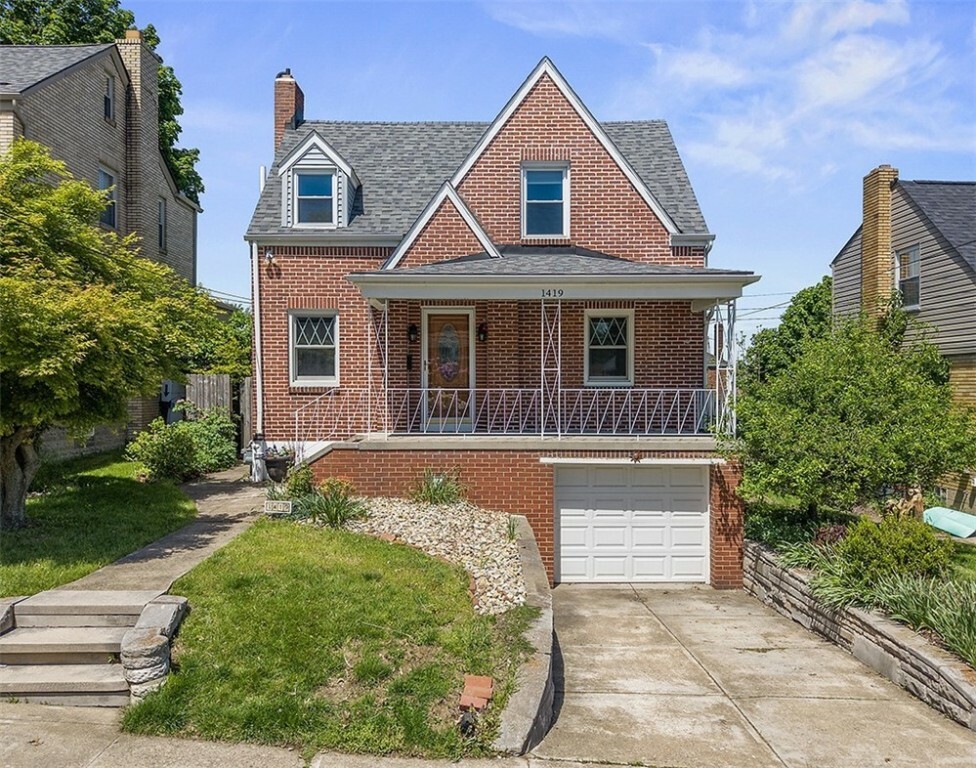 Property Photo: 1419 Simona Dr PA 15201