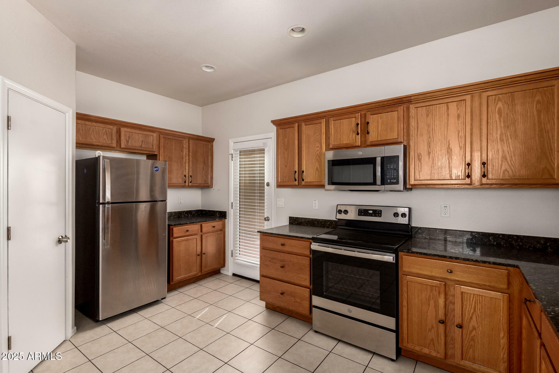 Property Photo: 2640 N 73rd Glen AZ 85035