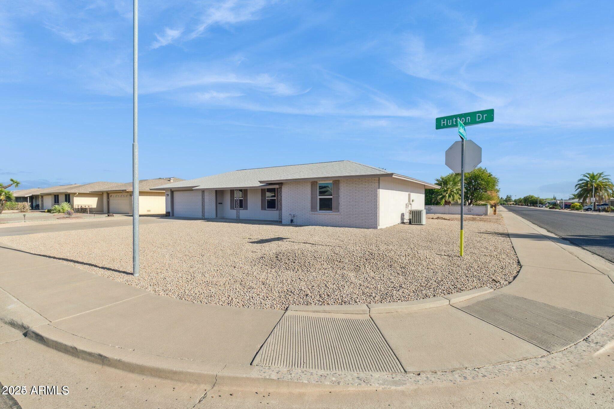 Property Photo: 9829 W Hutton Drive AZ 85351