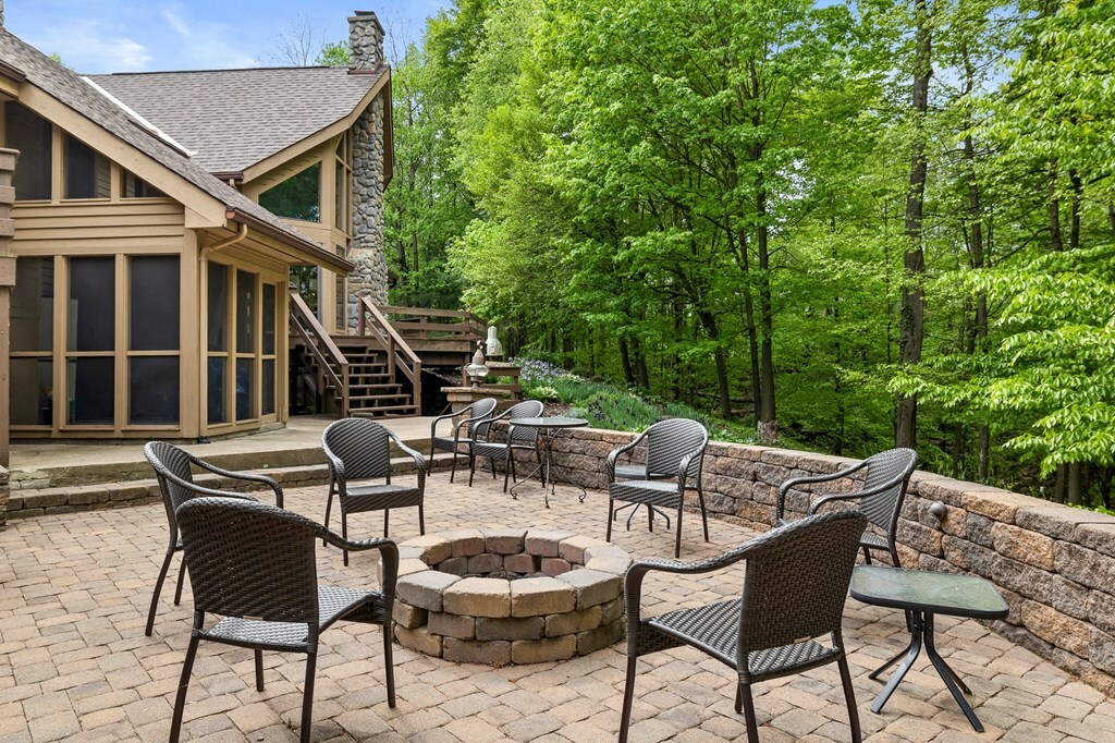 Property Photo: 1281 Twp Rd 653 OH 44805