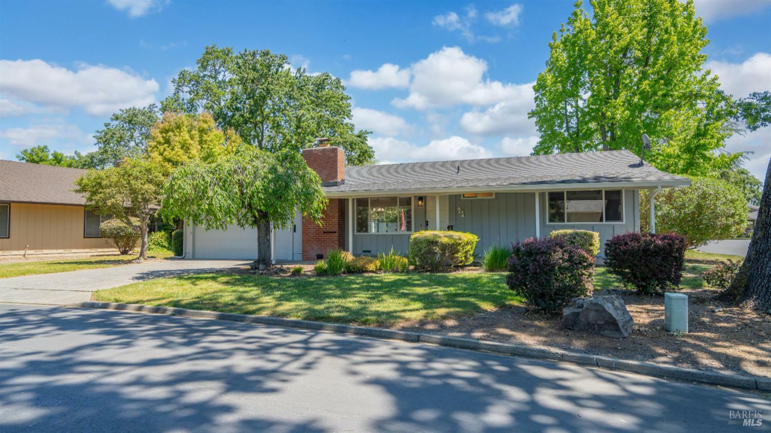 Property Photo: 401 Meadowgreen Drive CA 95409
