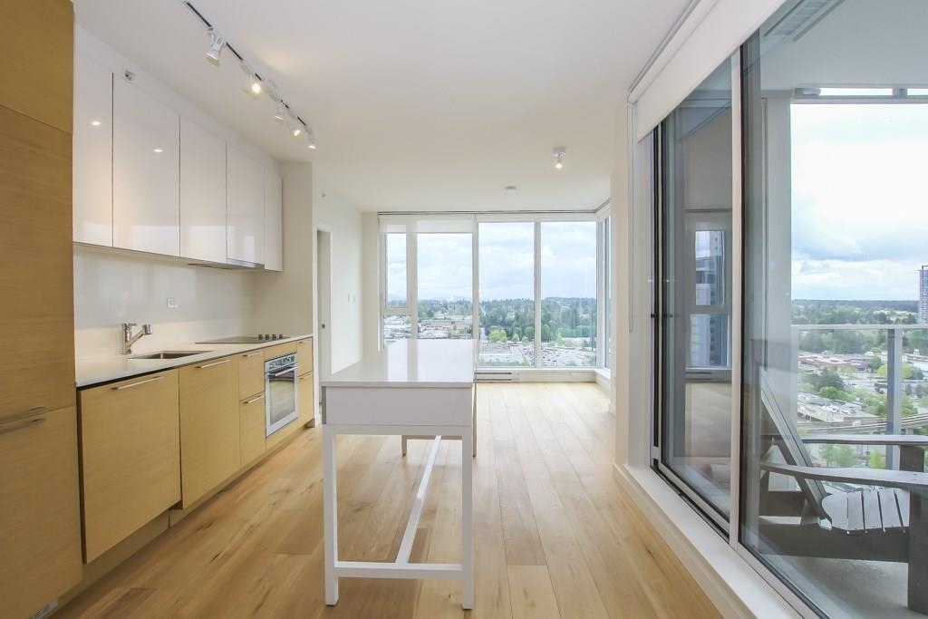 Property Photo: 13438 Central Avenue 1612 BC V3T 0N2