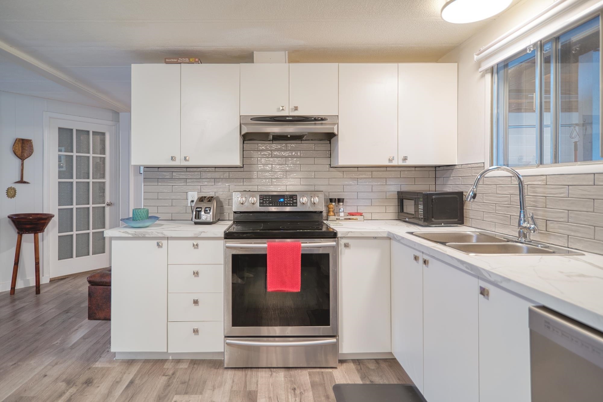 Property Photo: 5218 Sunshine Coast Highway BC V7Z 0C1