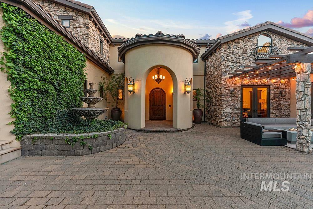 Property Photo: 473 N Strata Via Way ID 83712-6730
