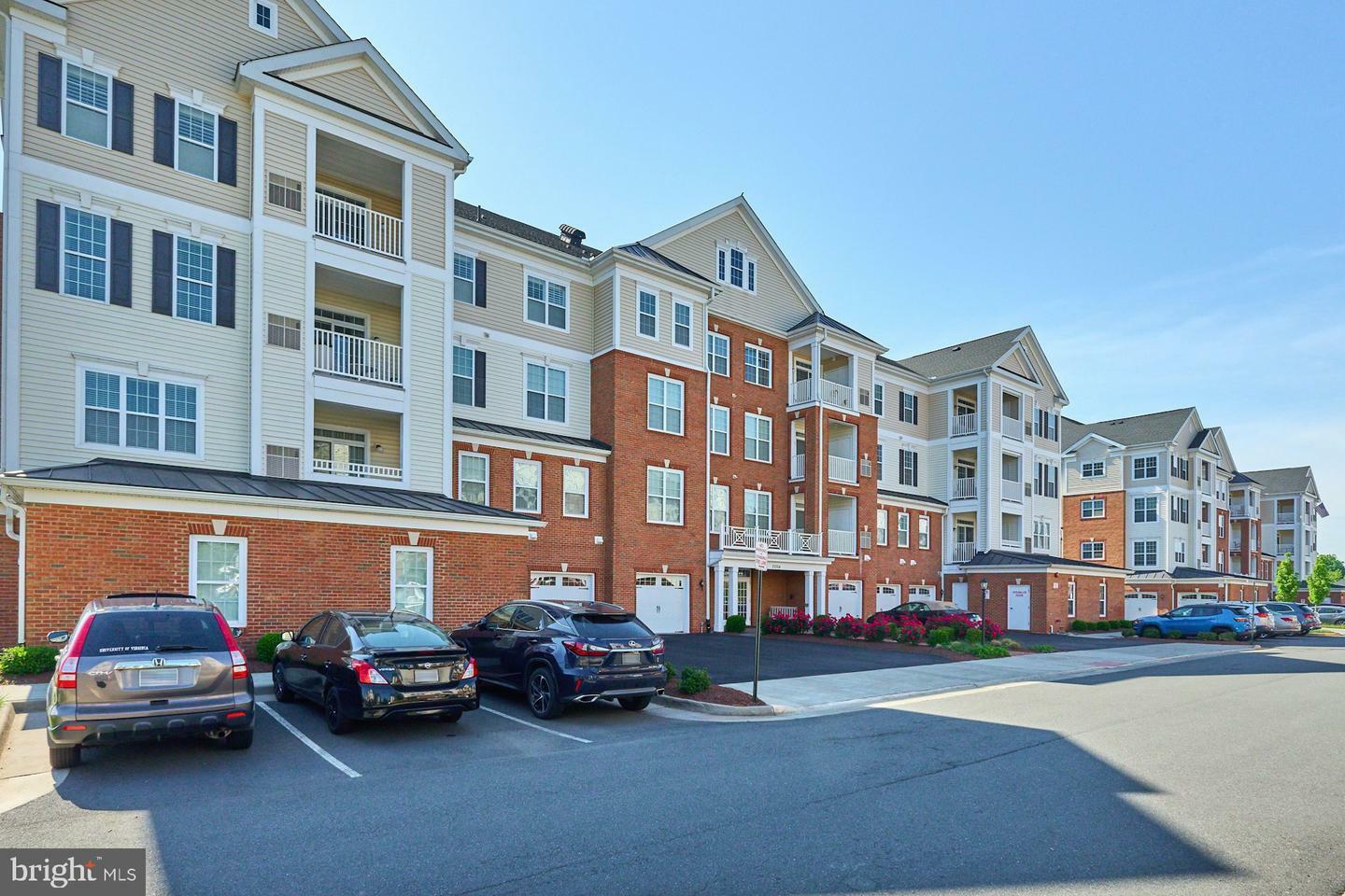 Property Photo: 21004 Rocky Knoll Square 303 VA 20147