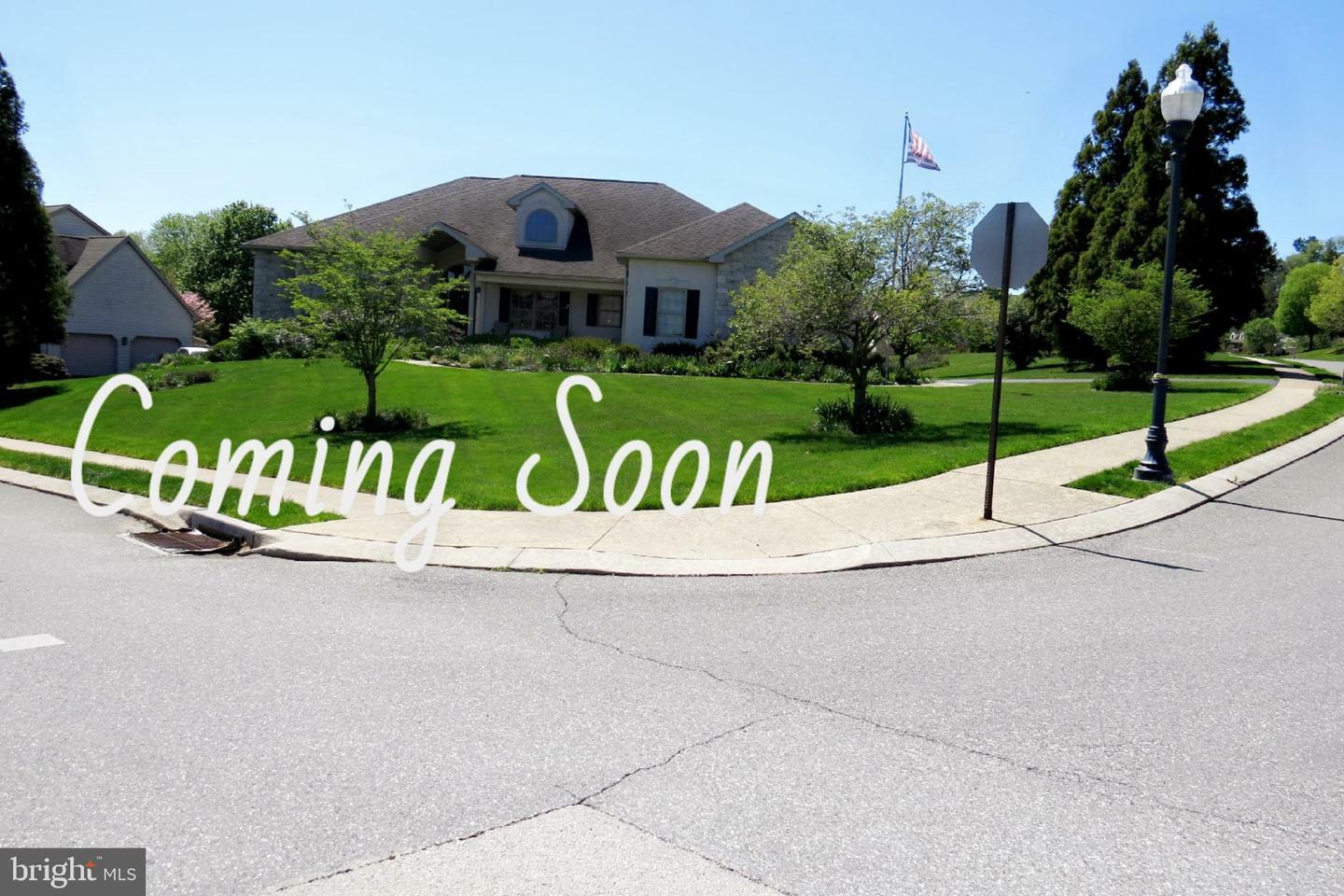 523 Hamlet Drive W  Spring Grove PA 17362 photo