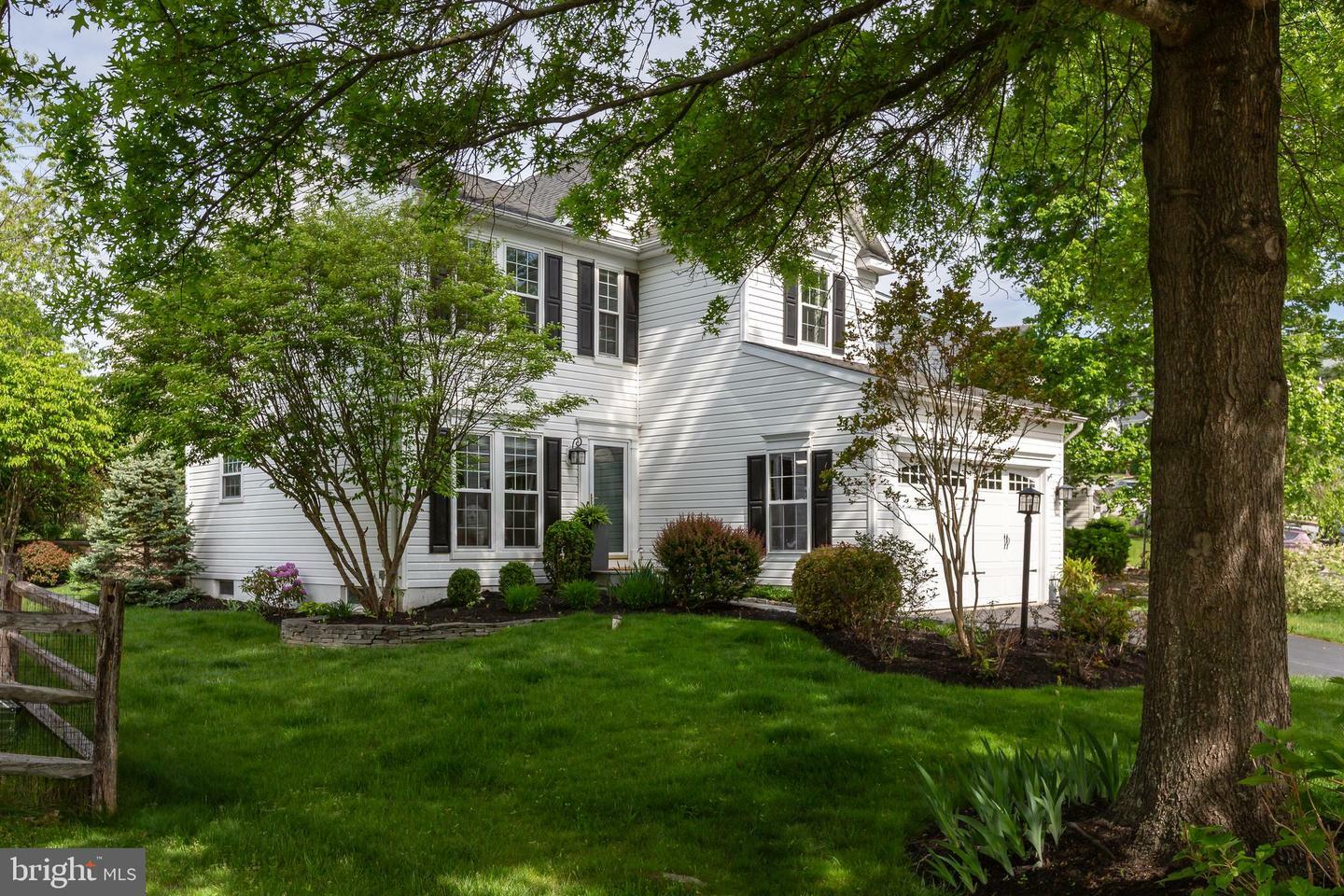 Property Photo: 882 S York Drive PA 19335