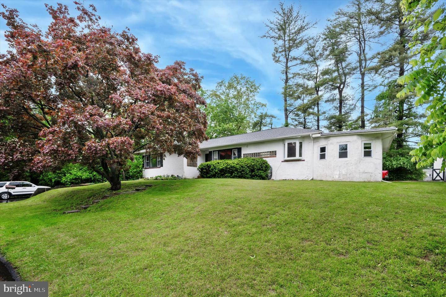 Property Photo: 744 G Avenue PA 19038