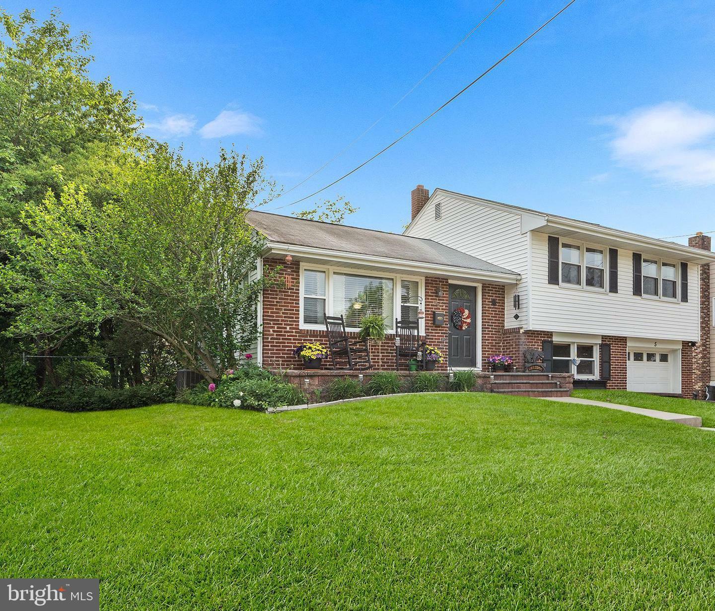 Property Photo: 5 Valley View Court NJ 08620