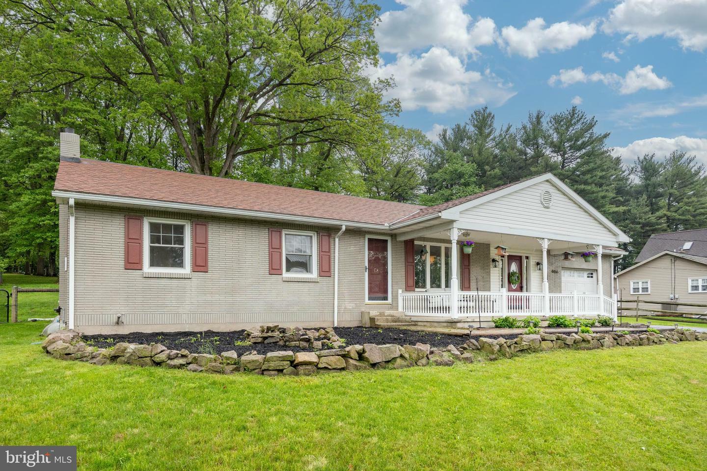 Property Photo: 4466 N Twin Valley Road PA 19543