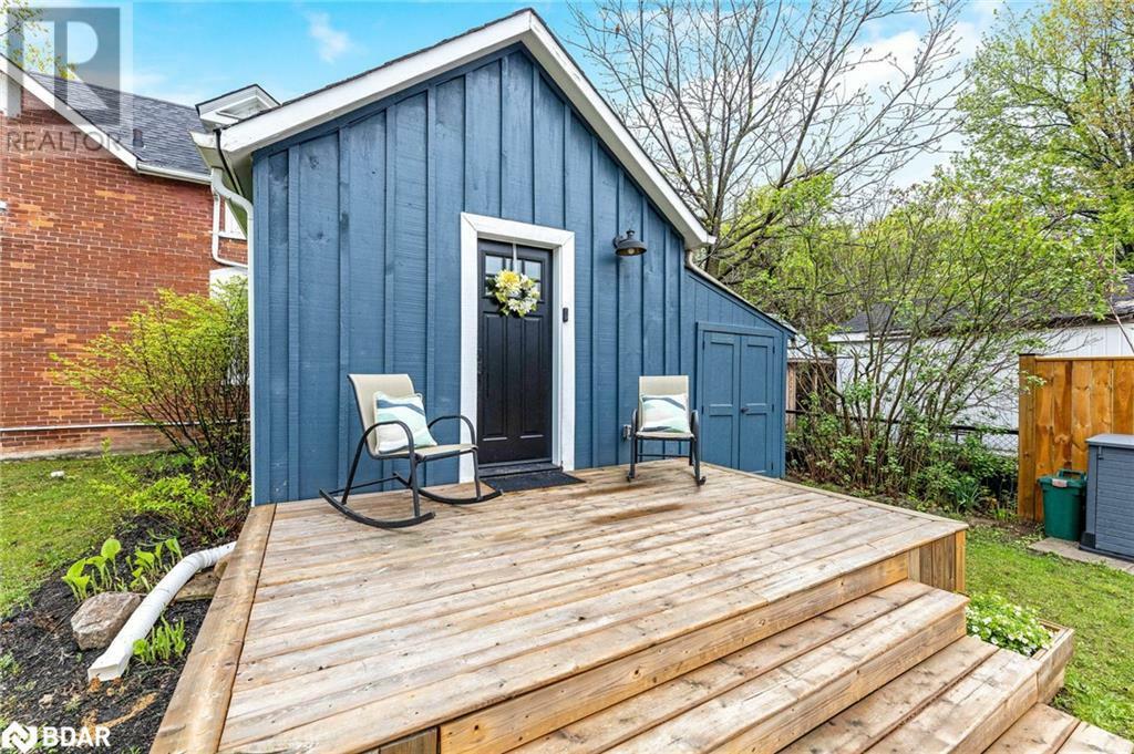 Photo de la propriété: 243 Queen Street East ON L7J 1P7
