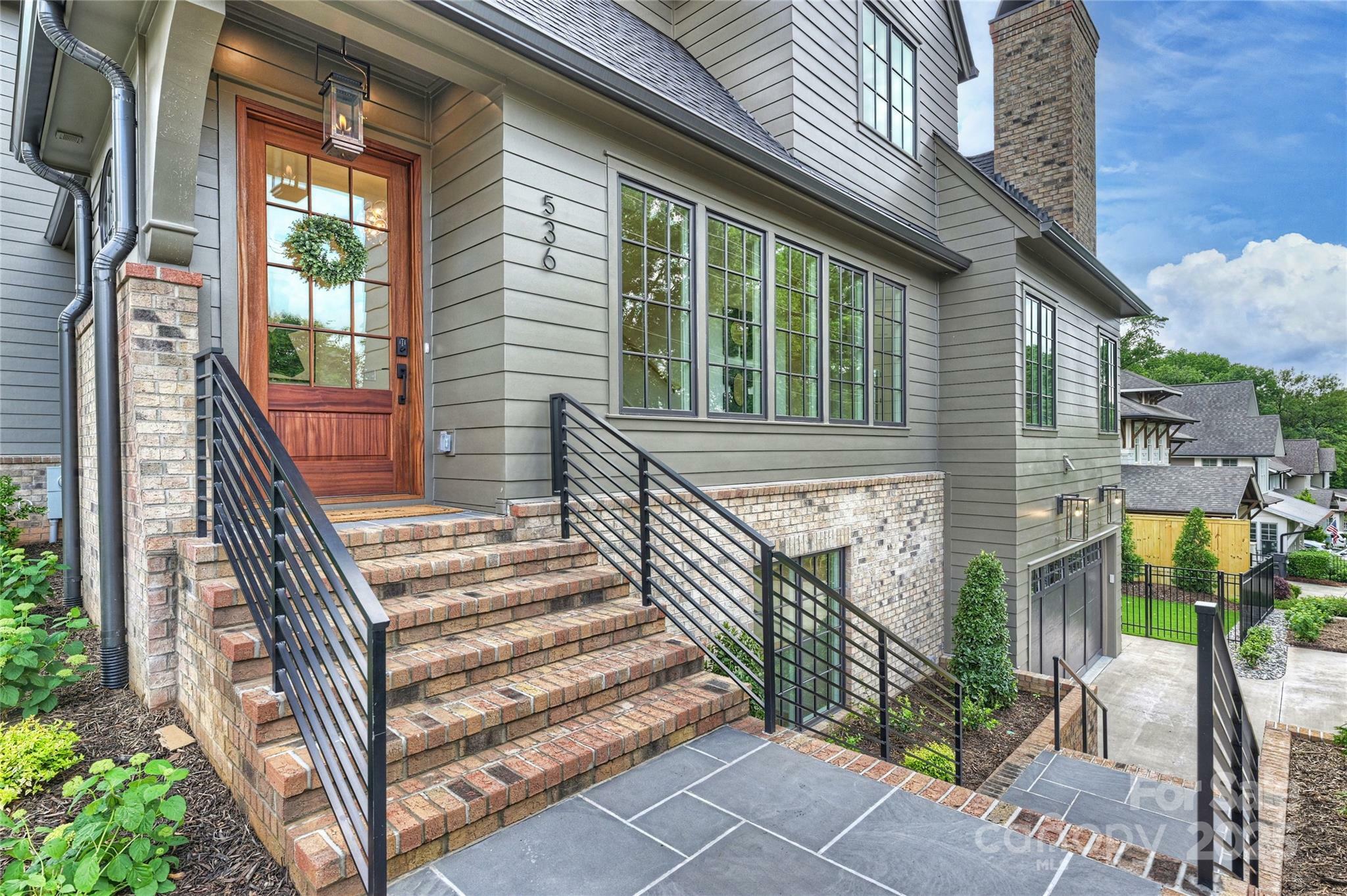 Property Photo: 536 Hillside Avenue NC 28209