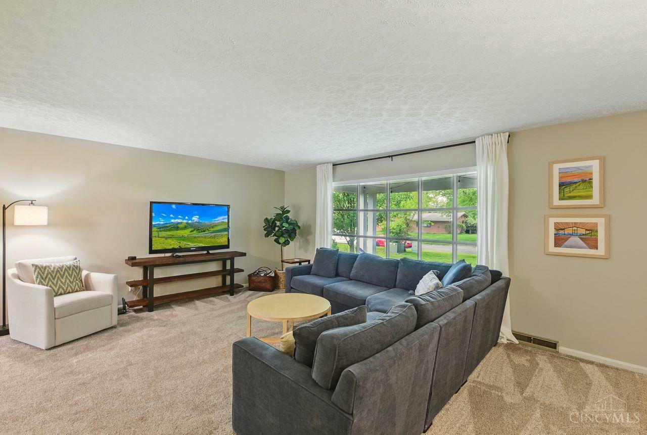 Property Photo: 721 Quailwoods Drive OH 45140
