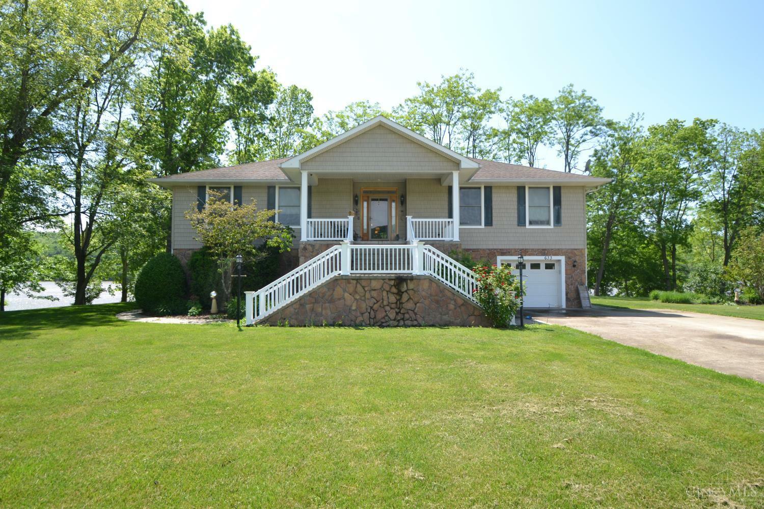 Property Photo: 633 Robins Way OH 45167