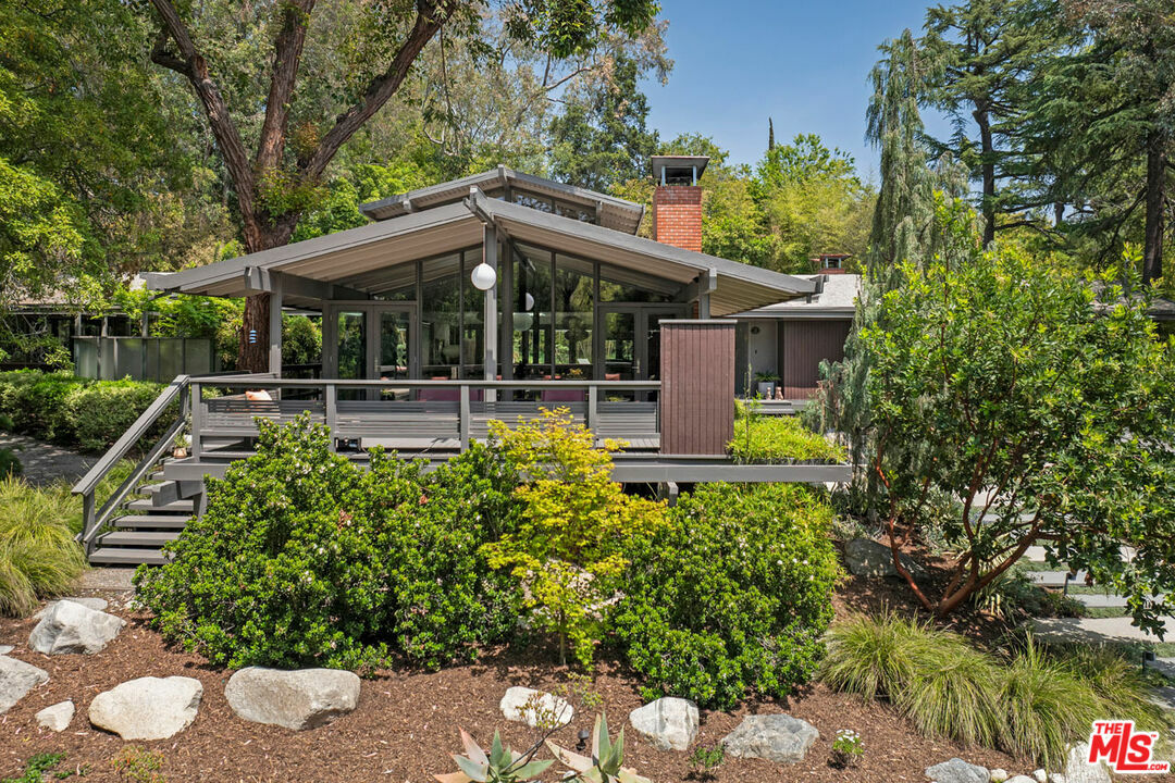 Property Photo: 1030 Canon Dr CA 91108