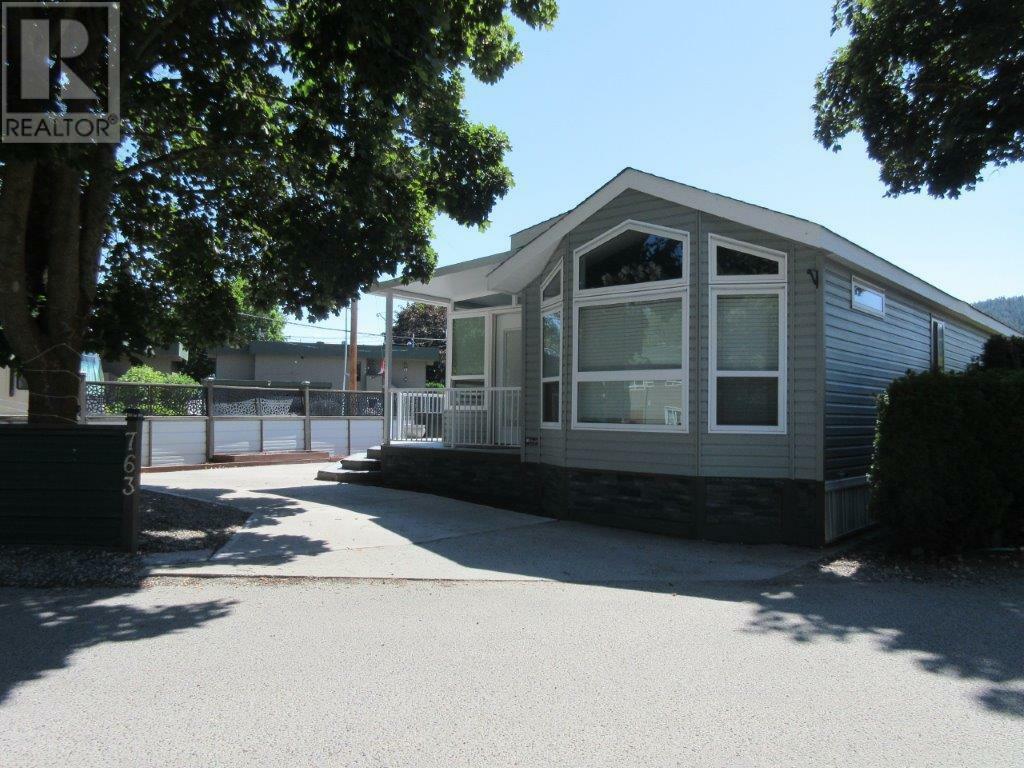 Property Photo: 415 Commonwealth Road 763 BC V4V 1P4