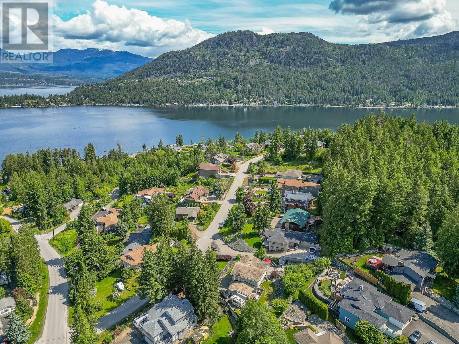 Photo de la propriété: 2332 Mnt Tuam Crescent BC V0E 2W2