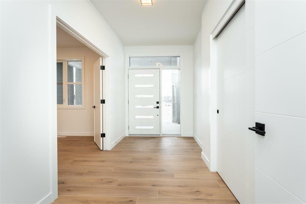 Property Photo: 95 Windflower Road MB R3Y 0X4