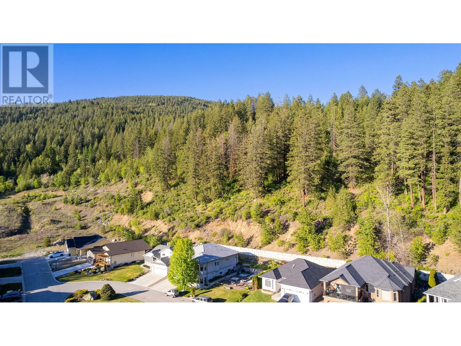 Property Photo:  420 20th Avenue North  BC V0B 1G5 