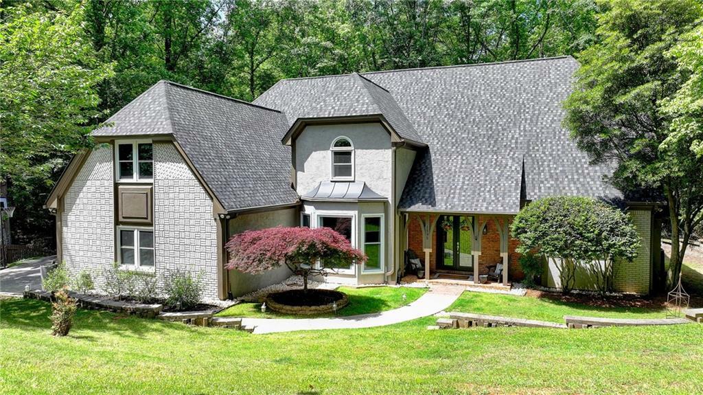 Property Photo: 1595 Northcliff Trace GA 30076