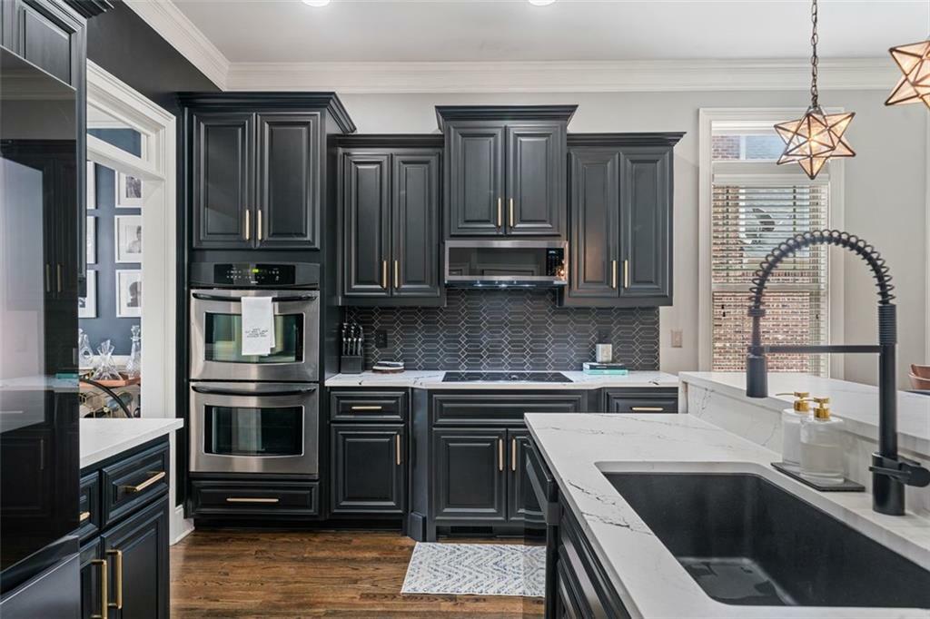 Property Photo: 1525 Camden Cove Drive GA 30040