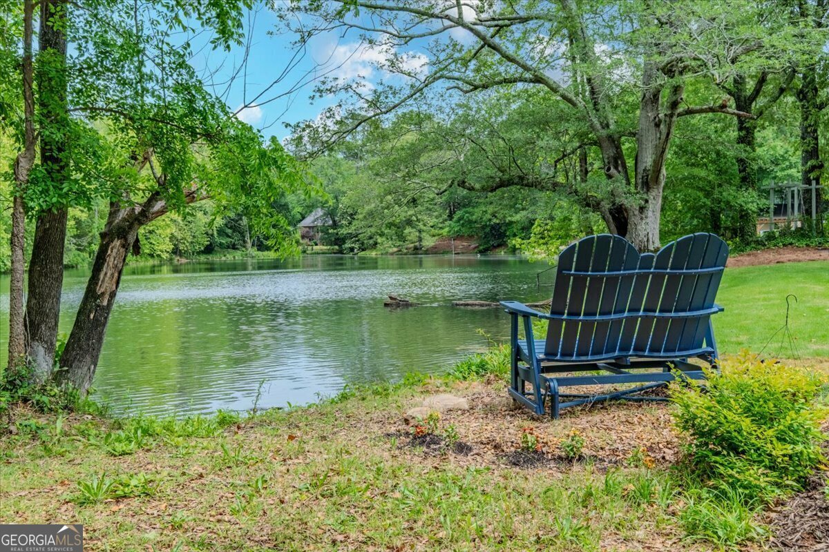 Property Photo: 227 W Lakeshore Drive SE GA 30161