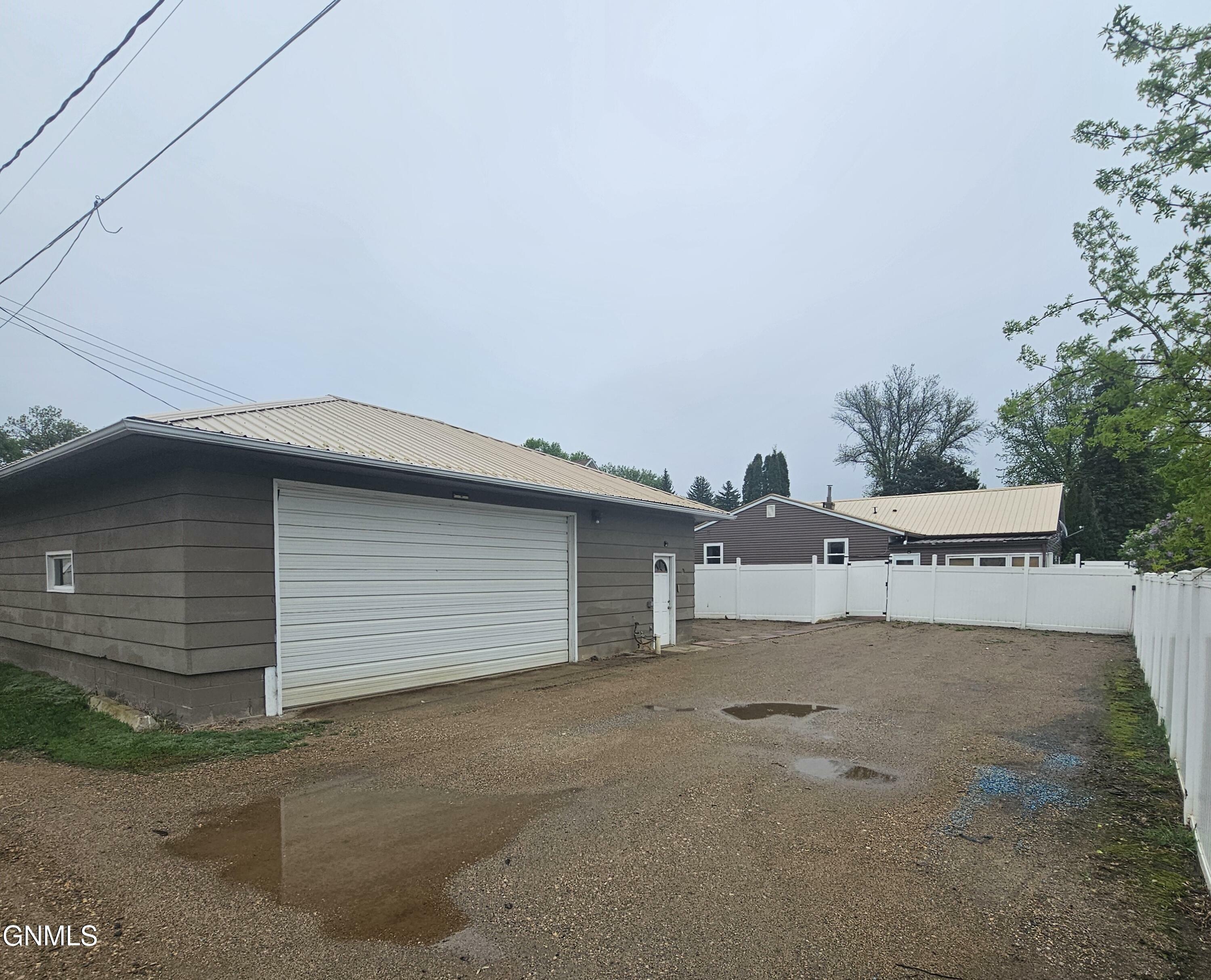 Property Photo: 1421 4th Avenue NW ND 58401