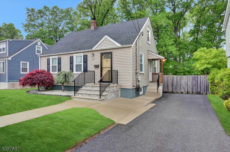 Property Photo: 533 Lyman Ave NJ 07095