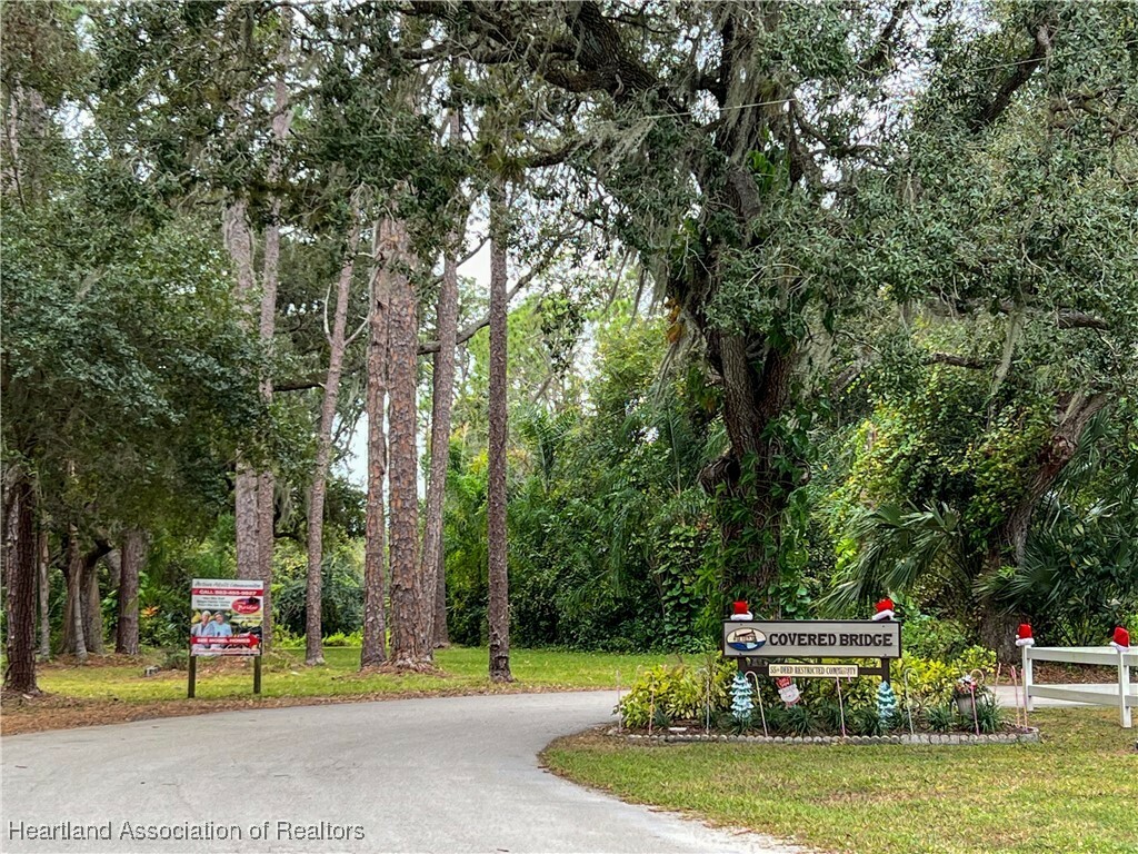 Property Photo: 10465 High Grove Avenue FL 33852