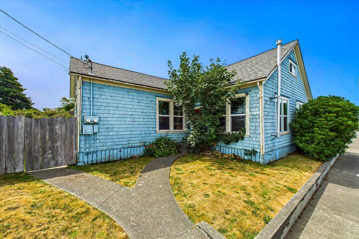 Property Photo: 33103300 School Street CA 95540